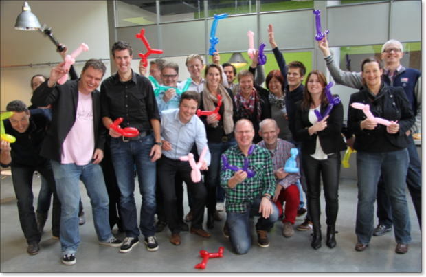 Een van de deelnemers bood aan spontaan een ballonnenworkshop te verzorgen tijdens de 24-uurssessie.